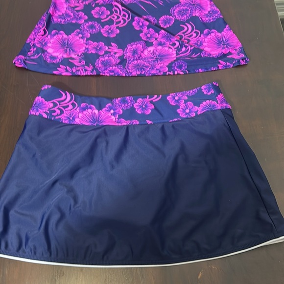 Floral Purple and Navy 2 Piece Tankini Halter Top and Skort Swimsuit Women Sz. S - Picture 10 of 12